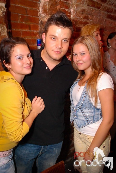 Distracţia este garantată în Escape, 