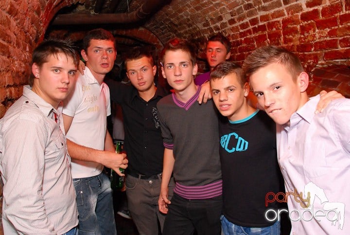 Distracţia este garantată în Escape, 