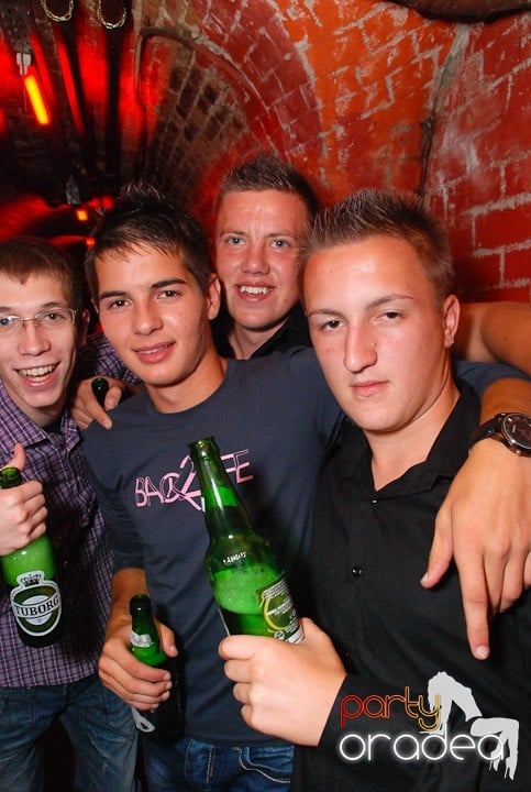 Distracţia este garantată în Escape, 