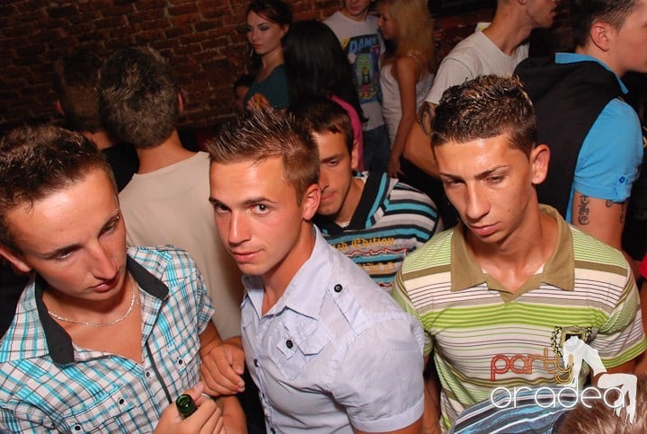 Distracţia este garantată în Escape, 