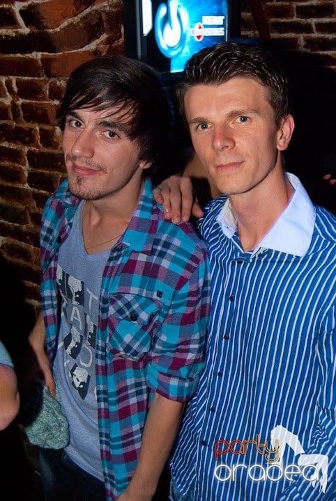 Distracţia este garantată în Escape, 