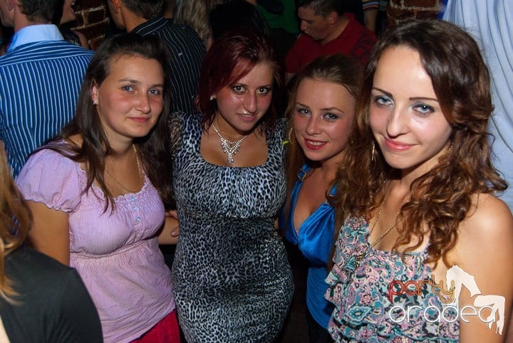 Distracţia este garantată în Escape, 