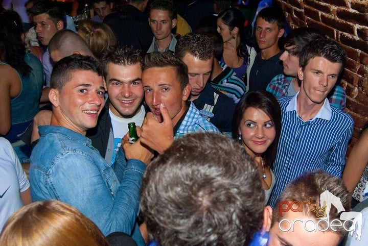 Distracţia este garantată în Escape, 