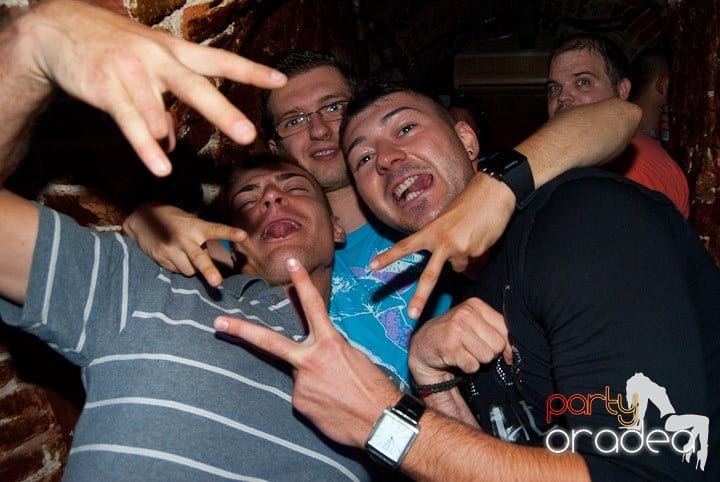 Distracţia este garantată în Escape, 