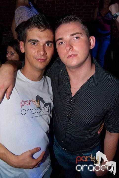 Distracţia este garantată în Escape, 