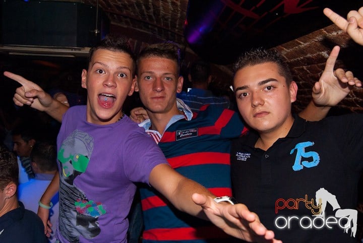 Distracţia este garantată în Escape, 