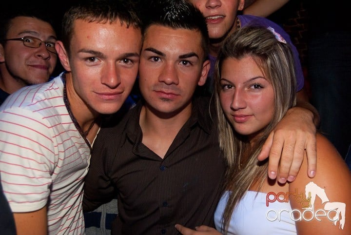 Distracţia este garantată în Escape, 