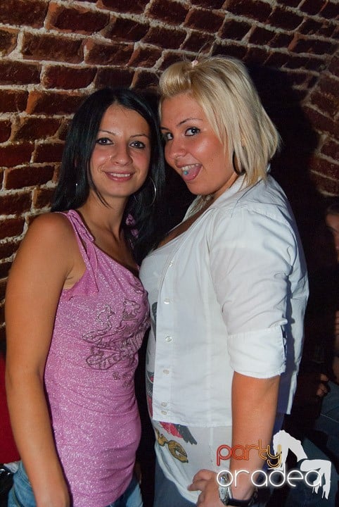 Distracţia este garantată în Escape, 