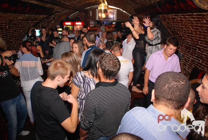 Distracţia este garantată în Escape, 