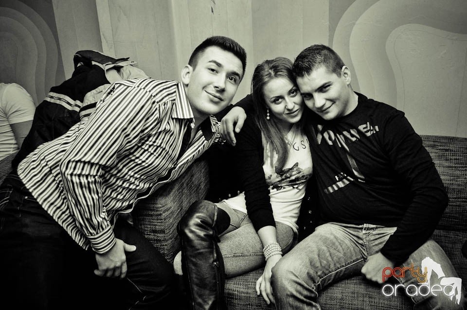 Distracţia începe în Juice, Juice