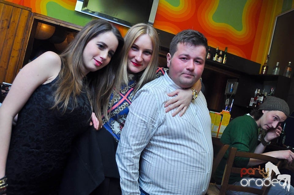 Distracţia începe în Juice, Juice