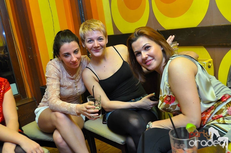 Distracţia începe în Juice, Juice
