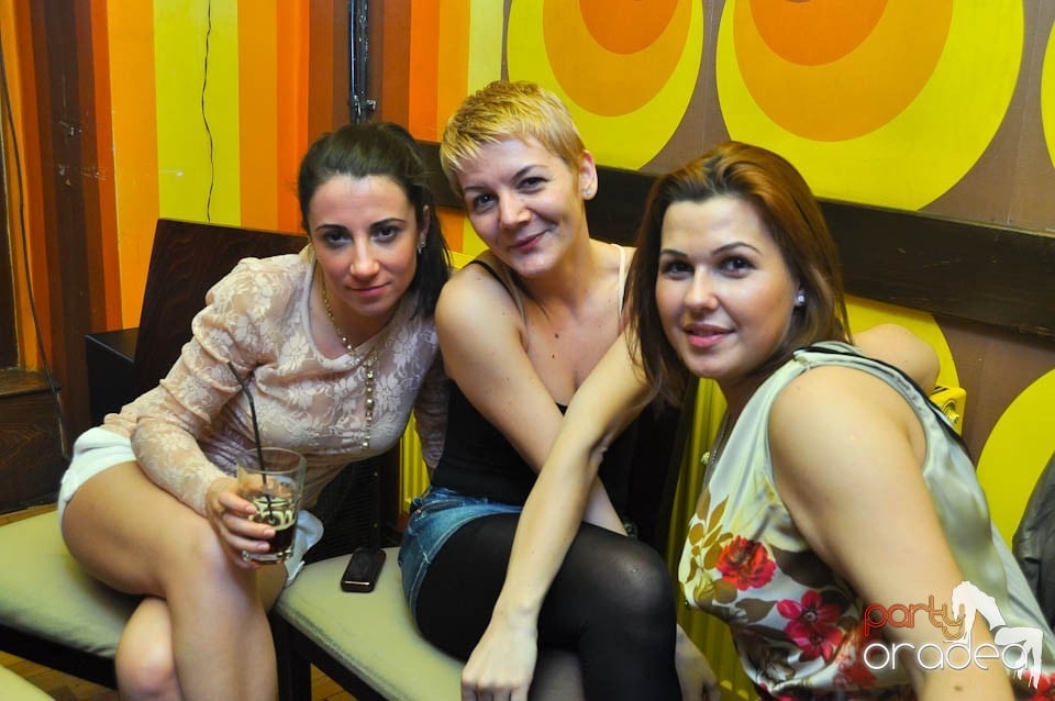 Distracţia începe în Juice, Juice