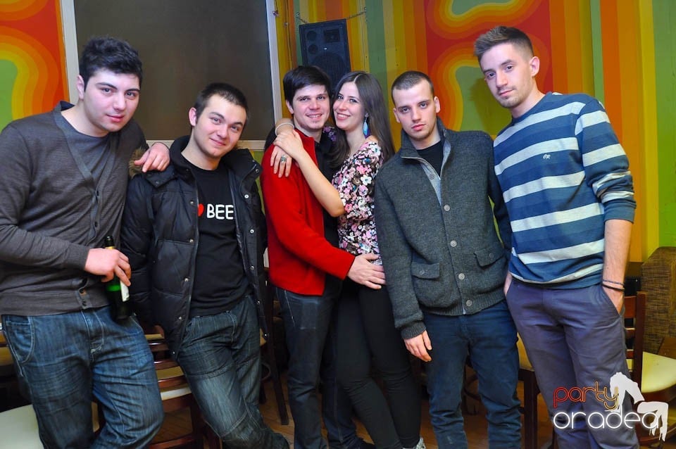 Distracţia începe în Juice, Juice