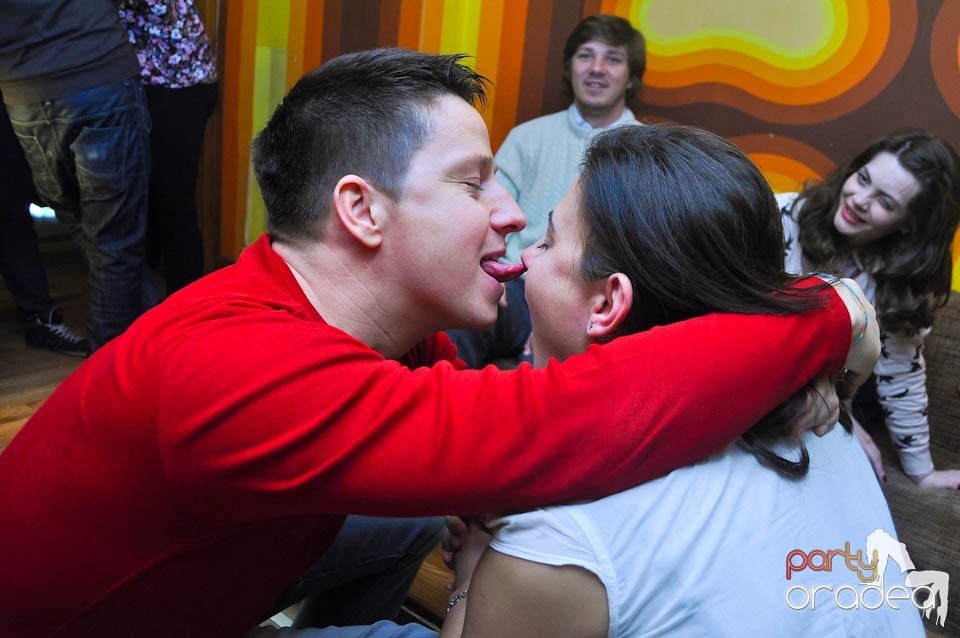 Distracţia începe în Juice, Juice