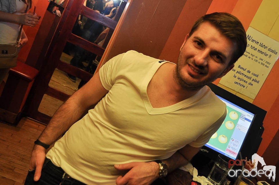 Distracţia începe în Juice, Juice