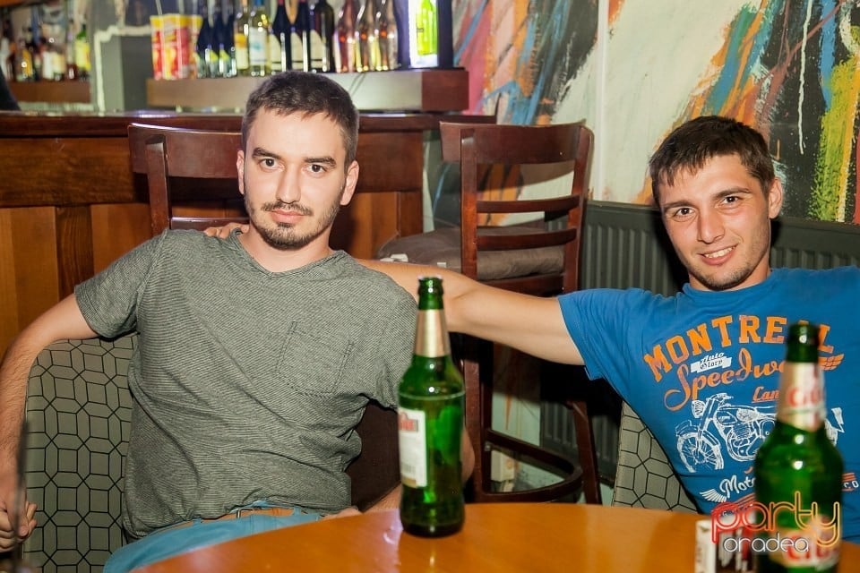 Distracţie alături de Albui, Juice