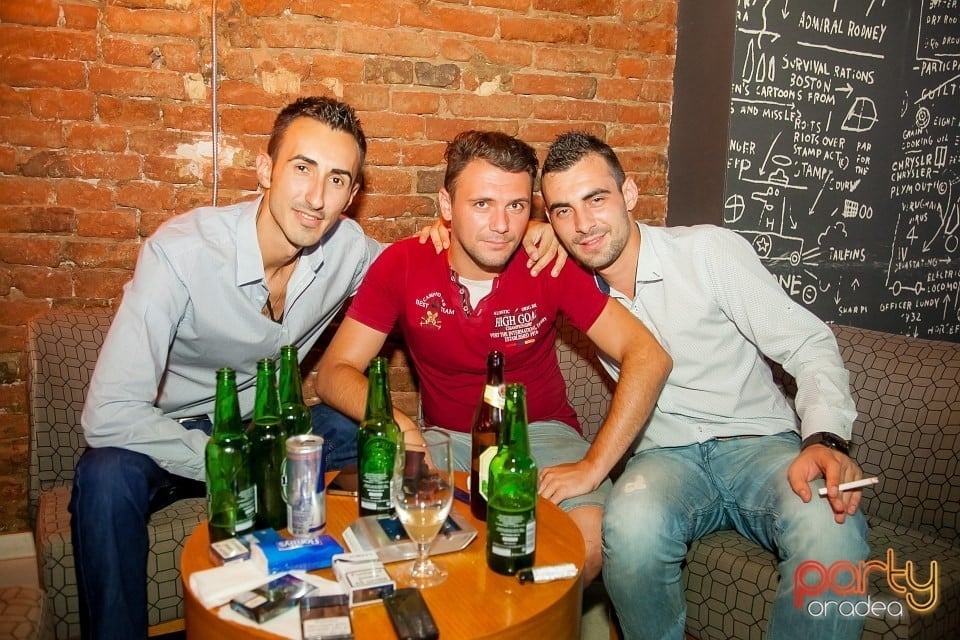 Distracţie alături de Albui, Juice