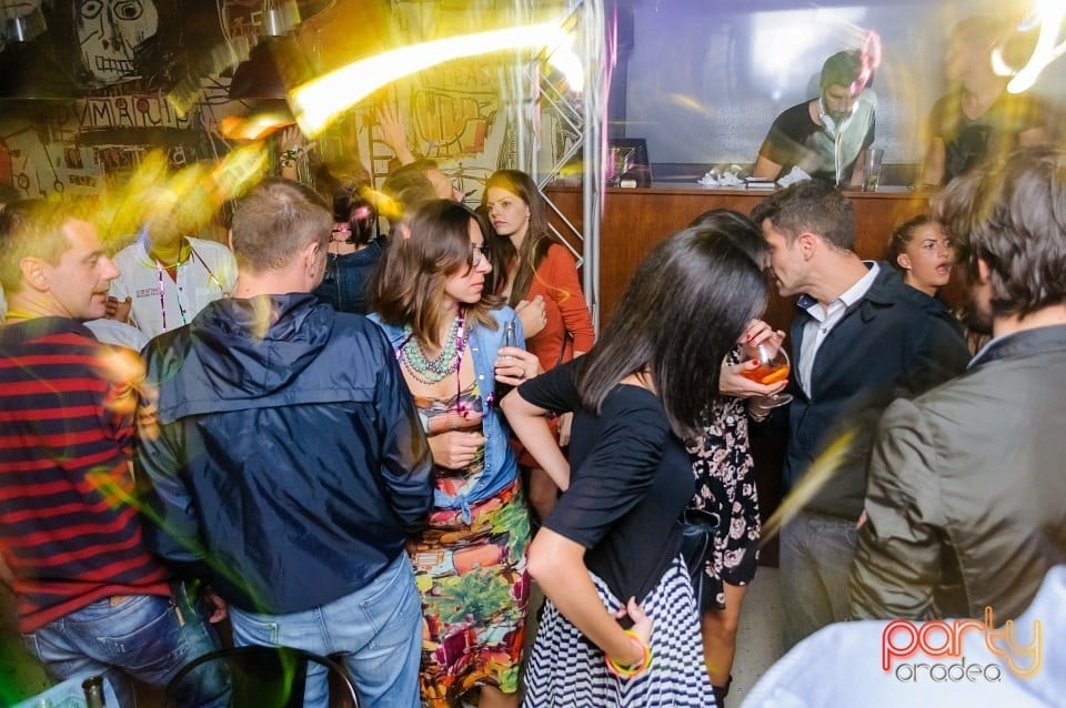 Distracţie alături de Albui, Juice