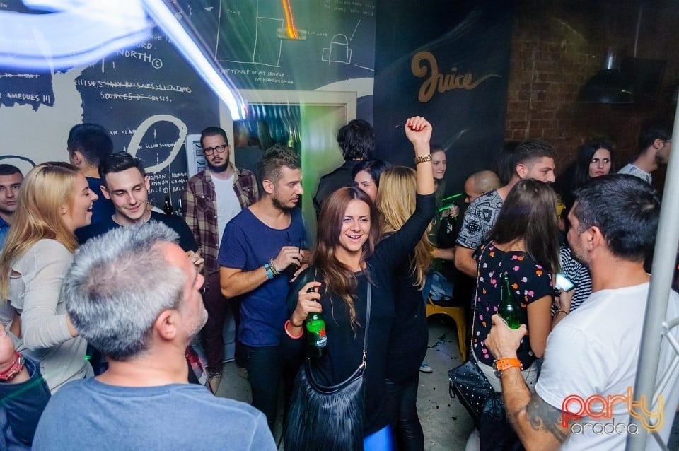 Distracţie alături de Albui, Juice
