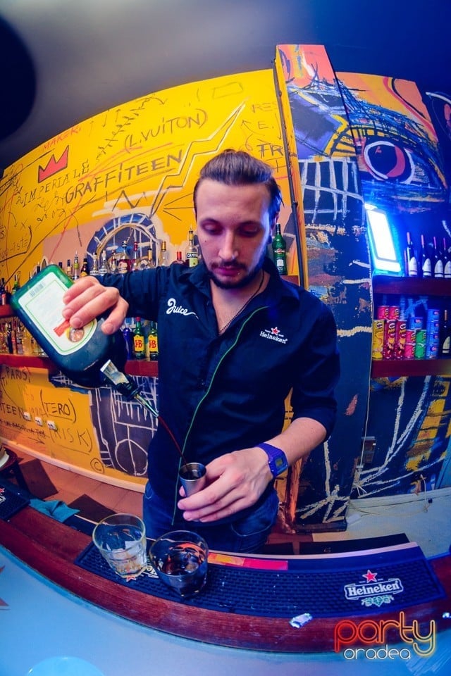 Distracţie alături de Albui, Juice