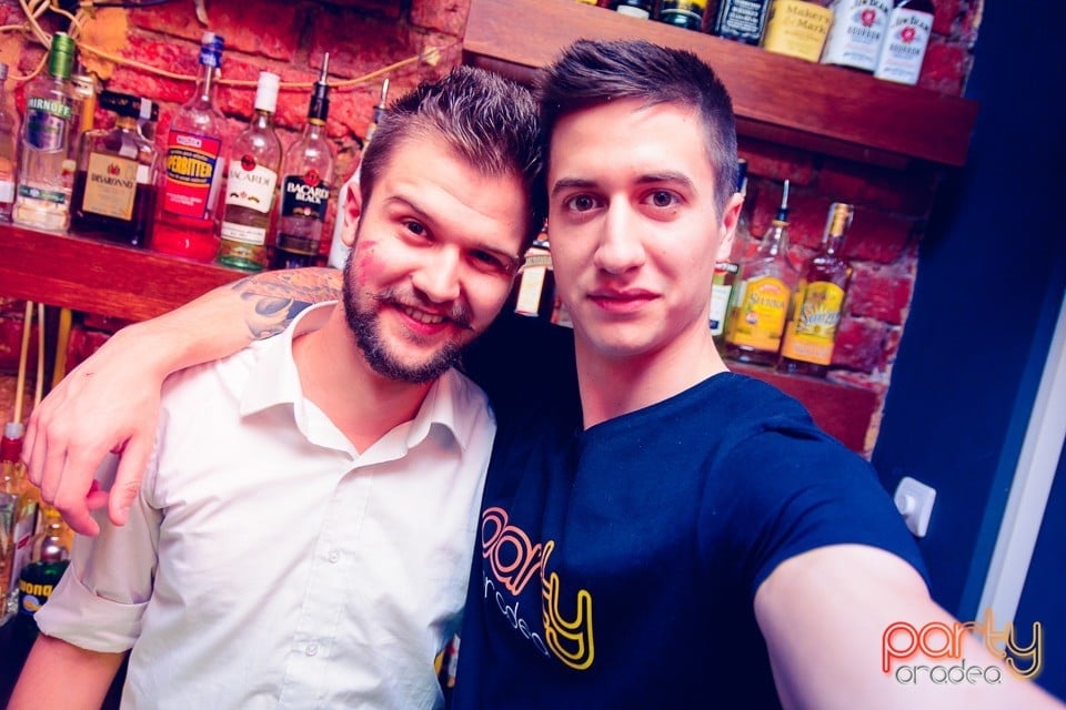 Distracţie alături de Albui, Juice
