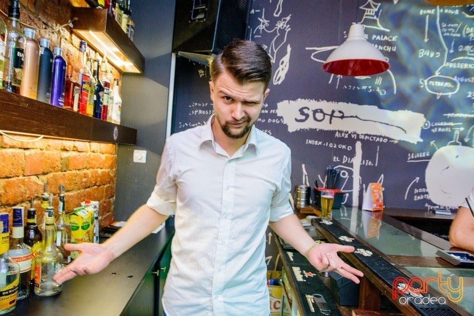 Distracţie alături de Albui, Juice