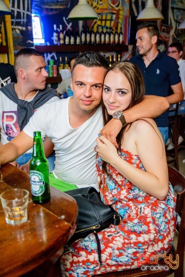 Distracţie alături de Albui, Juice