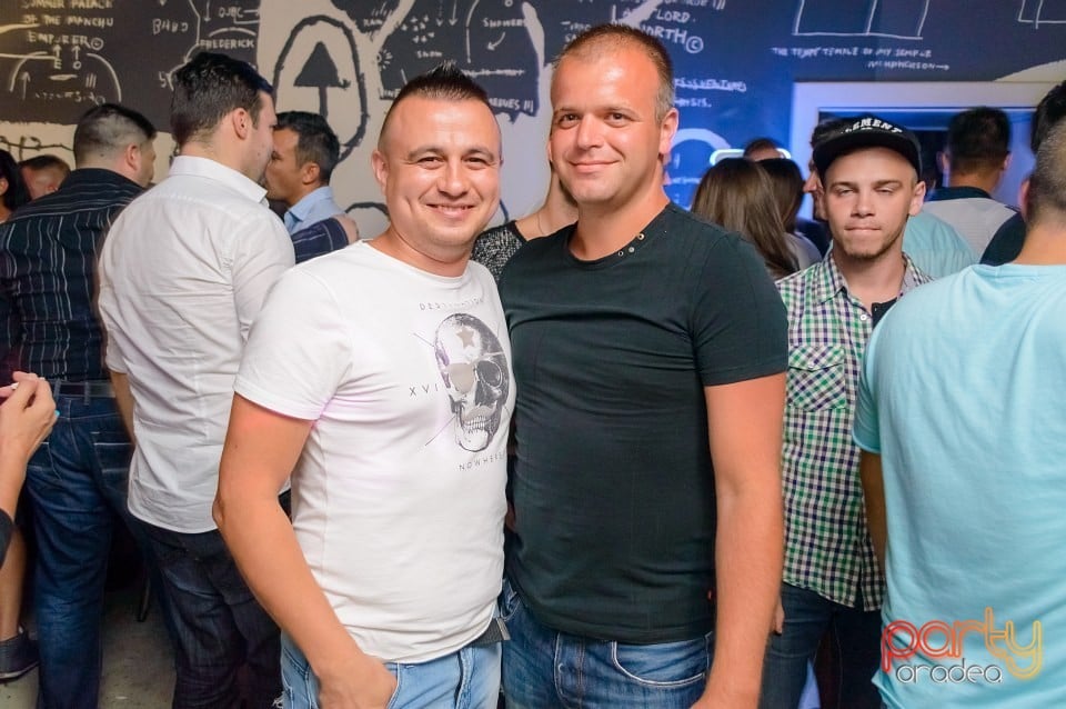 Distracţie alături de Norby Wilde, Juice