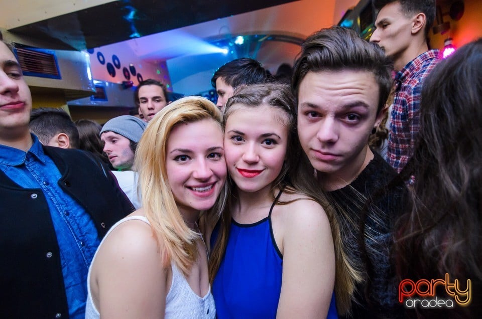Distracţie alături de Sooker,