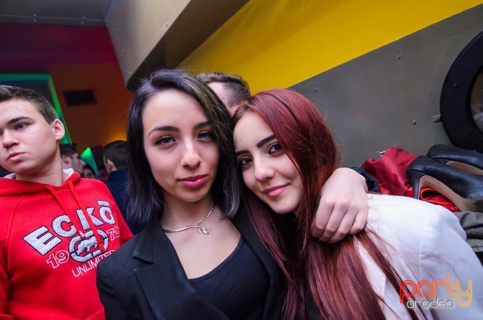 Distracţie alături de Sooker,