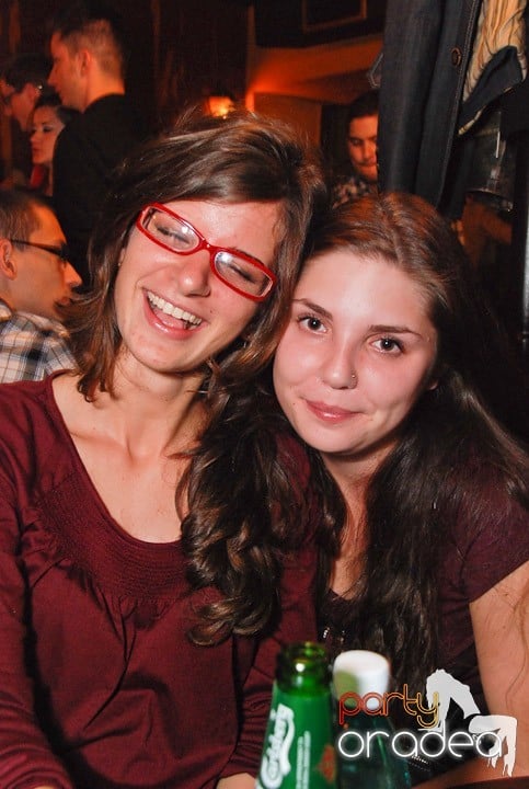 Distracţie din plin în Lord's, Lord's Pub
