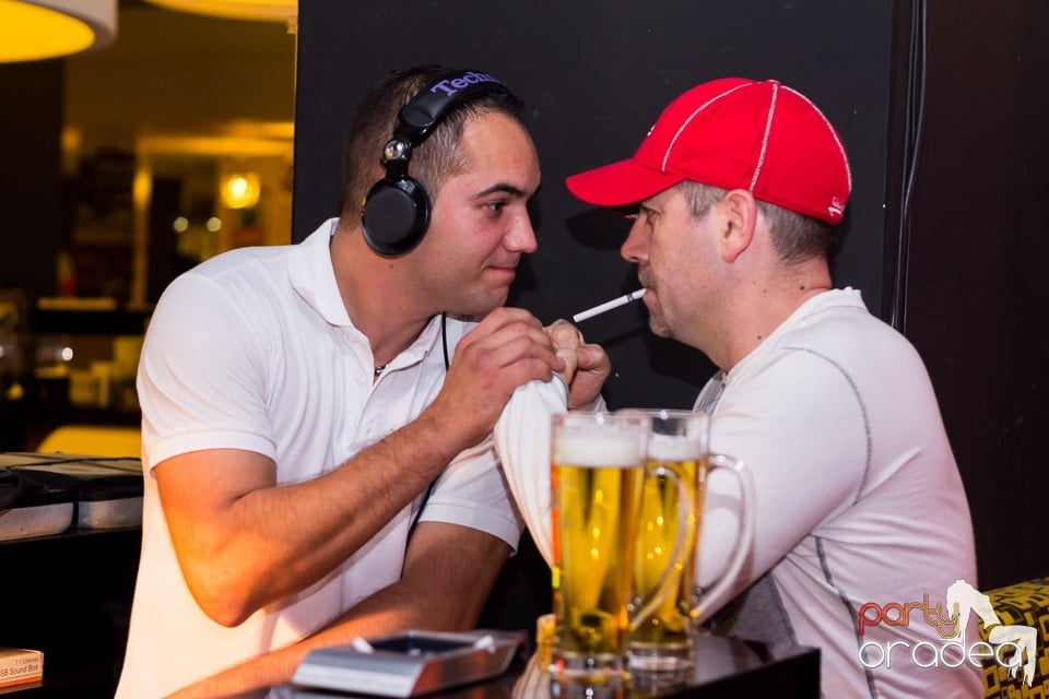Distracţie în Billy Art Club, Billy Art Club