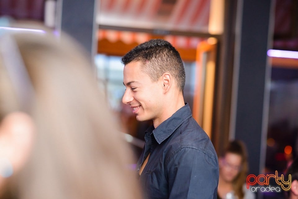 Distracţie în Blanc Coffee, 