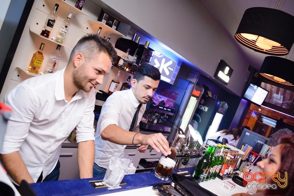 Distracţie în Blanc Coffee, 