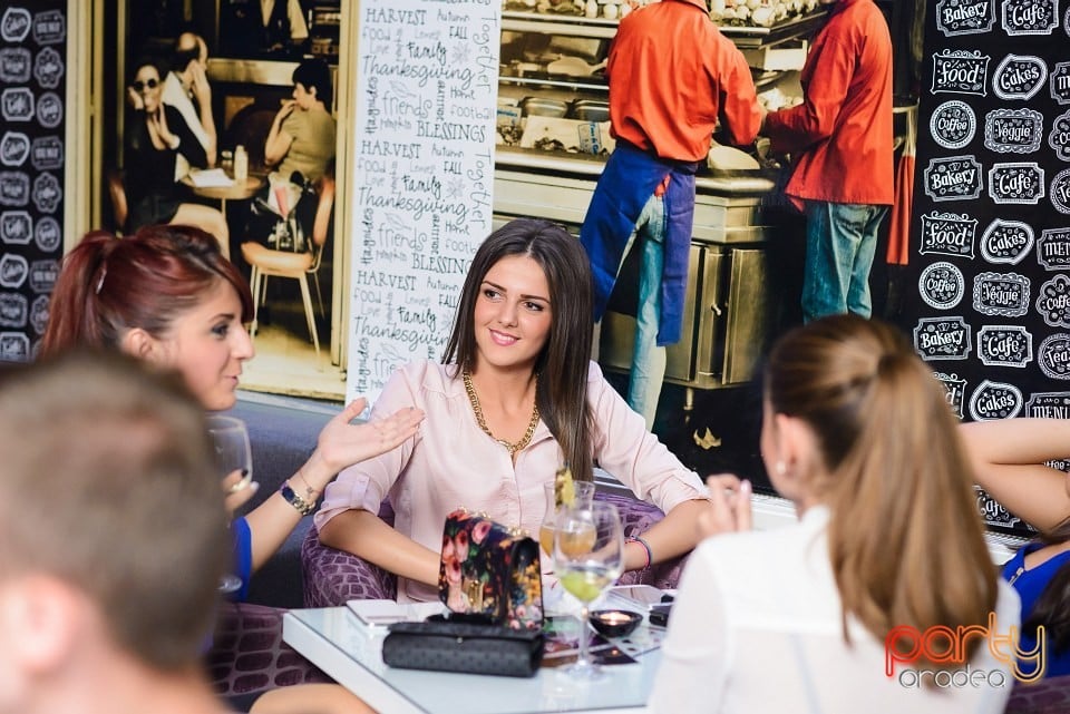 Distracţie în Blanc Coffee, 