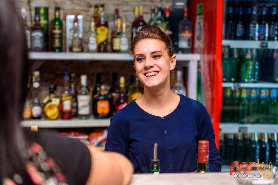 Distracţie în Bodega, Bodega