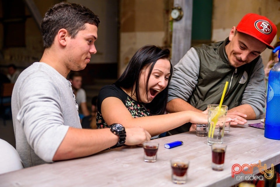 Distracţie în Bodega, Bodega