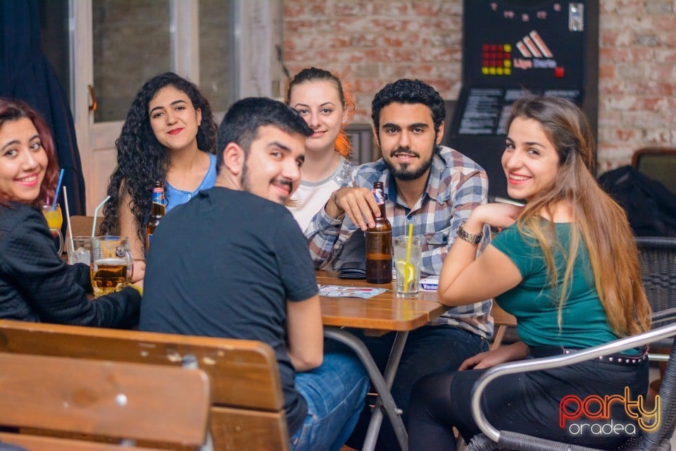 Distracţie în Bodega, Bodega