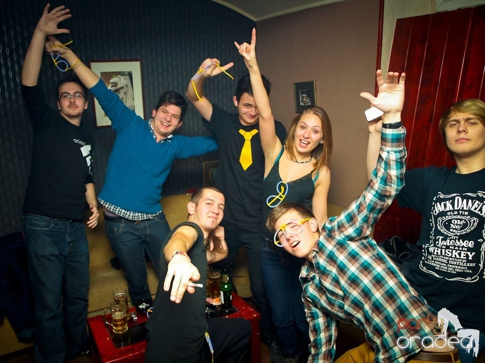 Distracţie în Chanson Café, 