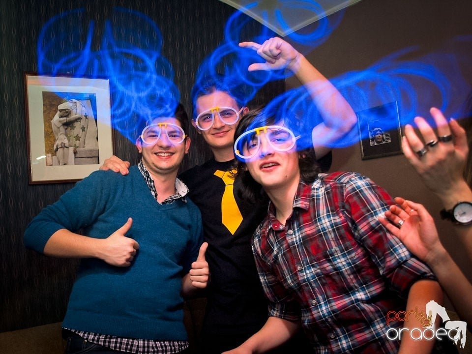 Distracţie în Chanson Café, 