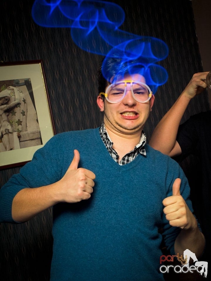 Distracţie în Chanson Café, 