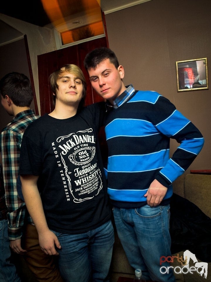 Distracţie în Chanson Café, 