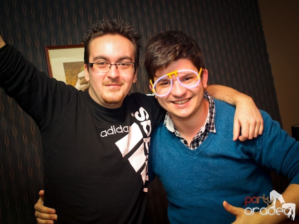 Distracţie în Chanson Café, 