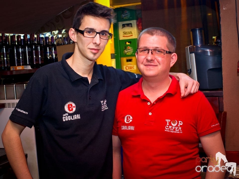 Distracţie în Chanson Café, 