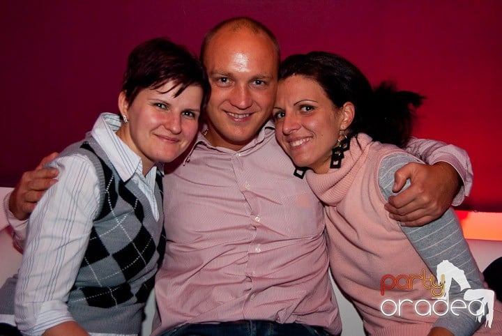 Distracţie în Club Atti's, 