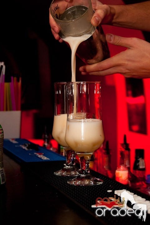 Distracţie în Club Atti's, 