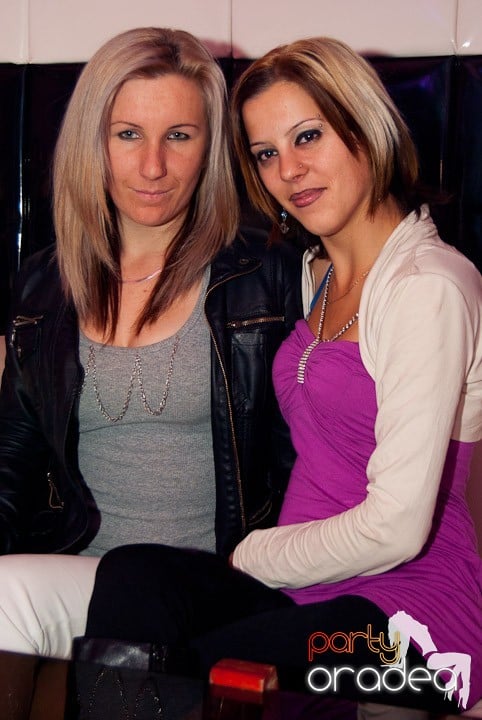 Distracţie în Club Atti's, 