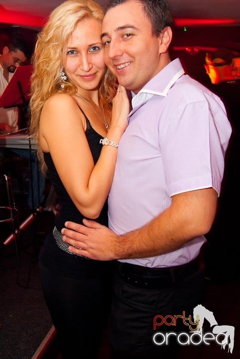 Distracţie în Club Atti's, 