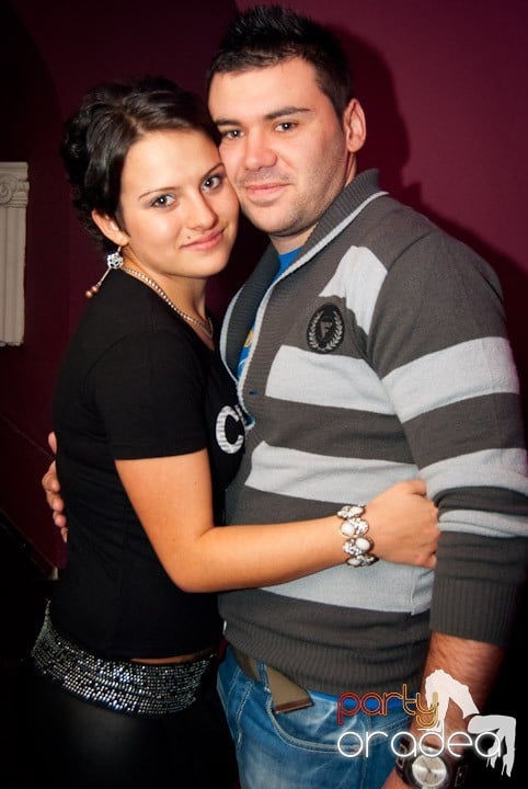 Distracţie în Club Atti's, 